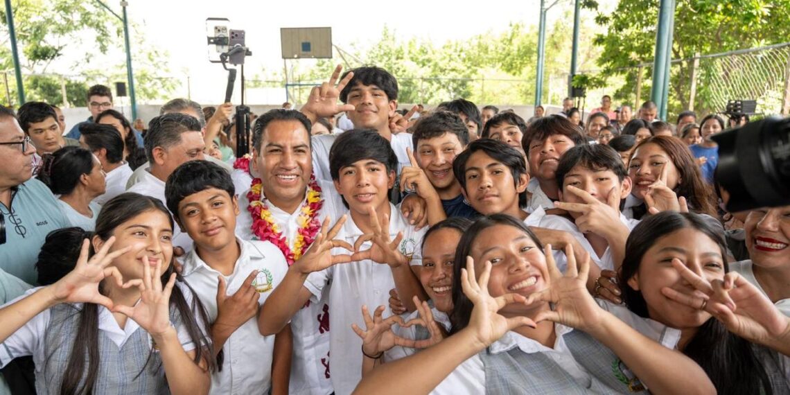 Eduardo Ramírez impulsa mejores condiciones para estudiantes con infraestructura y apoyos escolares