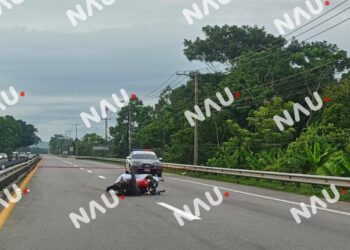 Motociclista muere tras presunto atropellamiento en la carretera costera de Tuzantán