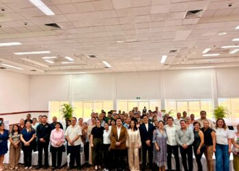 Carlos Siles y CANIRAC Chiapas buscan elevar la competitividad empresarial con herramientas y capacitación profesional para el sector restaurantero.