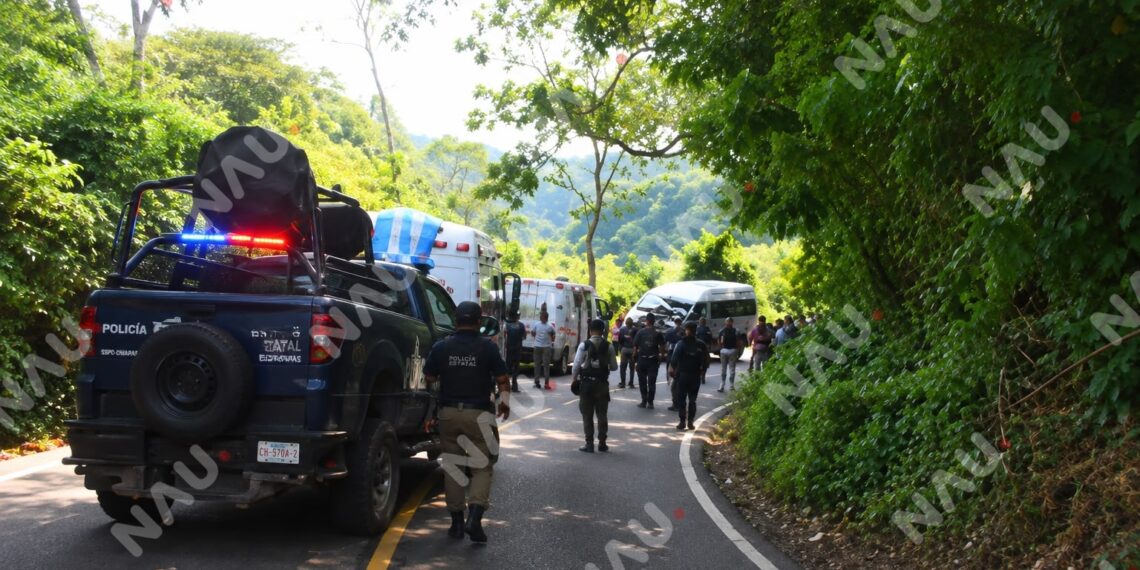 Choque entre transporte público y camión deja dos lesionados en la carretera Belisario Domínguez–Motozintla