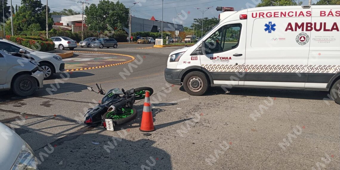 Motociclista resulta herido tras accidente en la glorieta Solidaridad 2000 de Tapachula