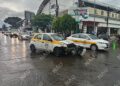 Tres lesionados deja choque entre taxi y automóvil en transitado crucero de Tapachula