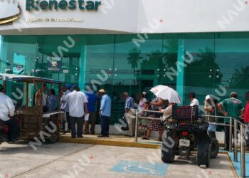 Adultos mayores reportan falta de efectivo en cajero del Banco del Bienestar en Huixtla