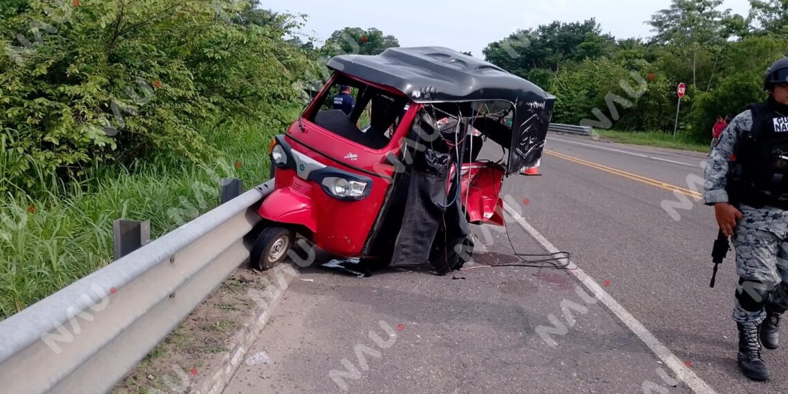 Mototaxi queda destruido tras choque; conductor responsable escapa en Metapa de Domínguez