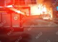 Vehículo queda reducido a chatarra tras incendiarse durante la madrugada en Tapachula
