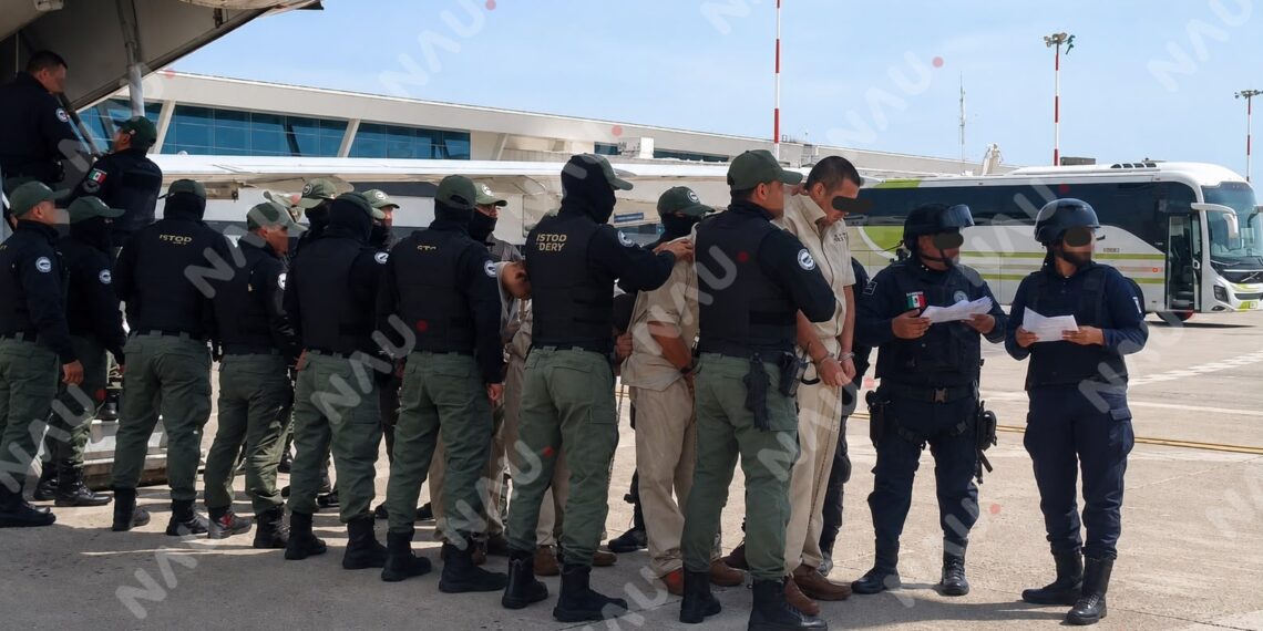 Trasladan a 45 internos de alta peligrosidad al Cefereso 15 de Chiapas; suman 170 ingresos en 2026