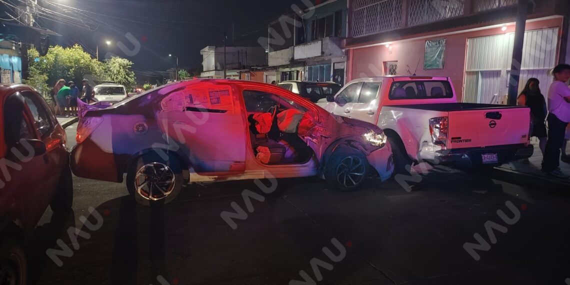 Conductor presuntamente en estado inconveniente provoca choque múltiple en Tapachula; intentó huir y fue detenido