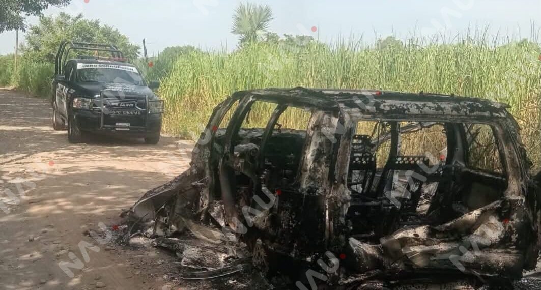 Localizan vehículo completamente calcinado en Tapachula; investigan posible corto circuito
