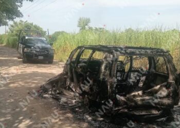 Localizan vehículo completamente calcinado en Tapachula; investigan posible corto circuito