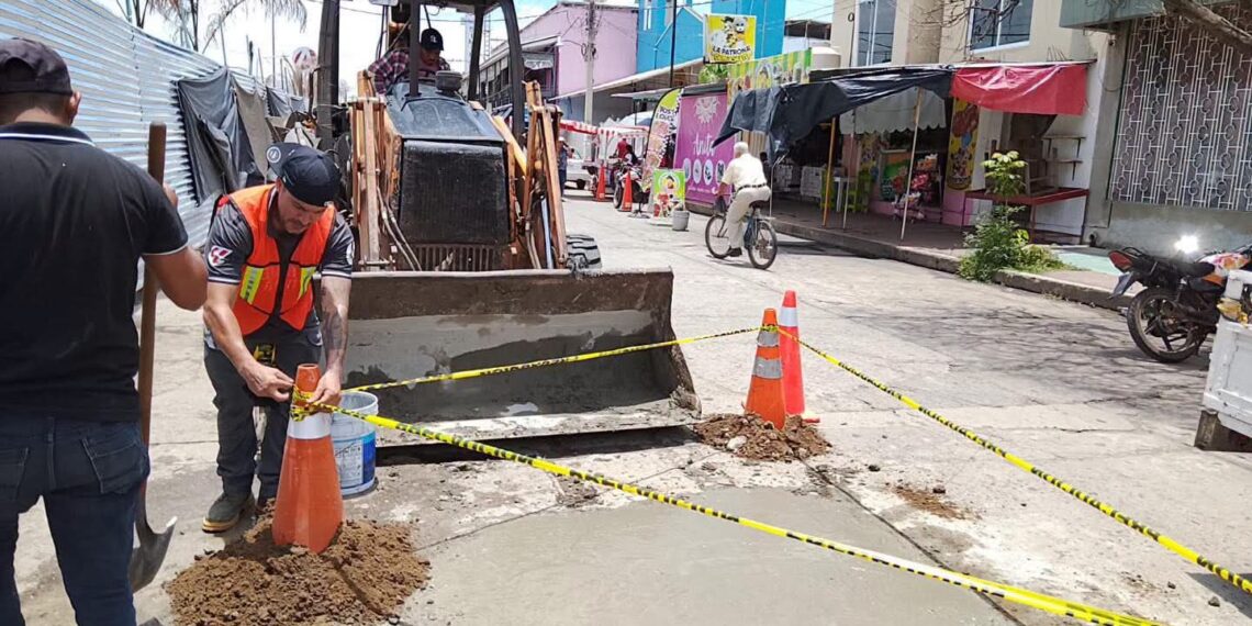 Ayuntamiento de Suchiate rehabilita tramo dañado en la Primera Norte para mejorar la seguridad vial