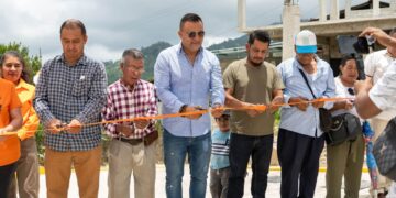 Fabián Barrios de León sigue entregando obra pública en Unión Juárez