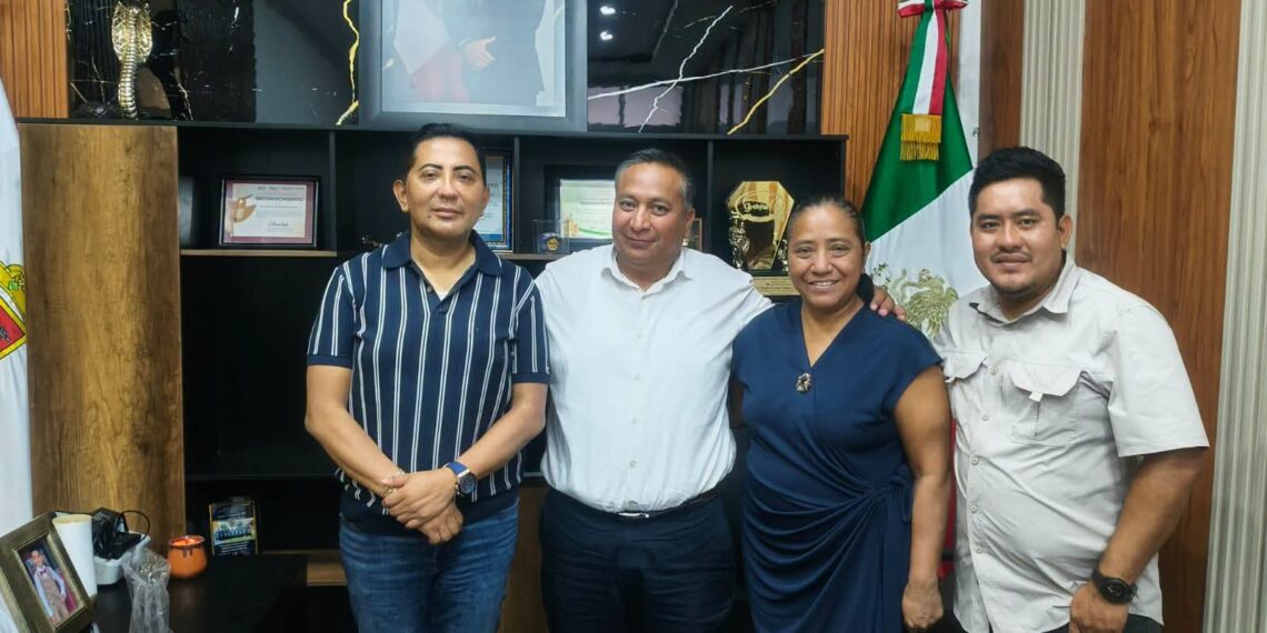 Elmer Vázquez gestiona proyecto para mejorar el servicio eléctrico en el fraccionamiento Vida Mejor
