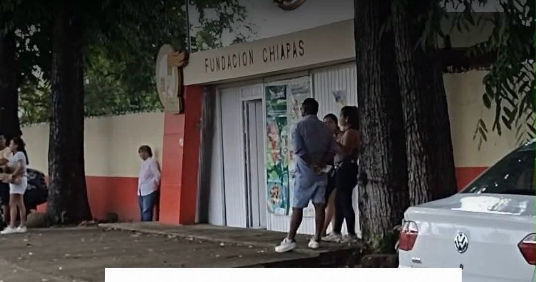 Padres denuncian presunto cobro desigual de colegiaturas en escuela Fundación Chiapas del SNTSS en Tapachula