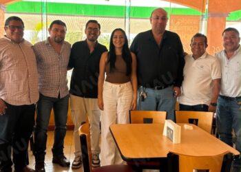Se reúnen directora del COBACH y transportistas abordan tema de seguridad en movilidad de estudiantes