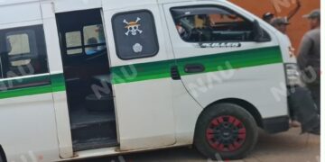 Motociclista resulta lesionado tras choque con combi colectiva en la colonia San Agustín de Tapachula