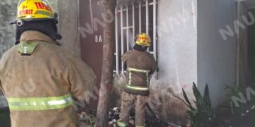 Incendio en vivienda moviliza a cuerpos de emergencia en la colonia Carmen Maravillas de Tapachula