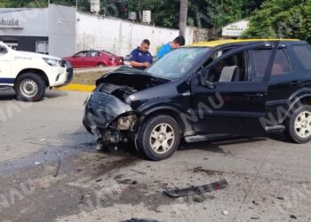 Accidente entre vehículo particular y combi deja al menos cuatro lesionados en la carretera Costera