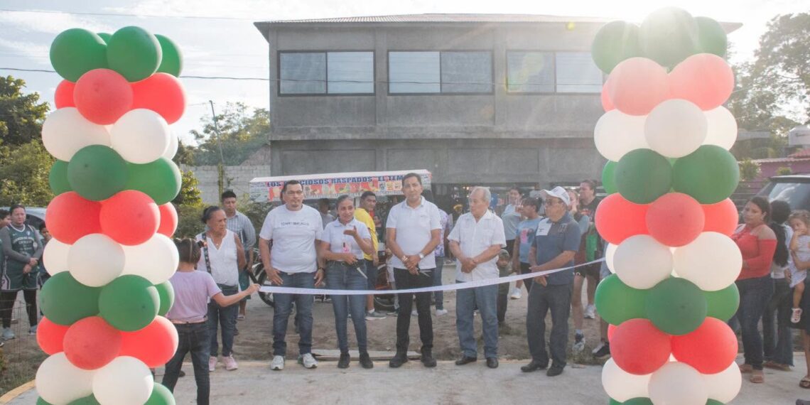 Inauguran nuevo parque en el ejido El Campito; Ayuntamiento respalda con alumbrado público