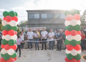 Inauguran nuevo parque en el ejido El Campito; Ayuntamiento respalda con alumbrado público
