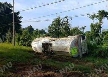 Remolque de pipa con gasolina se desprende en plena carretera; conductor continúa la marcha sin percatarse