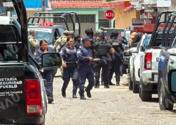 Localizan camioneta abandonada tras reporte de amenazas; un joven fue detenido durante el operativo en Tapachula