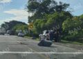Roca cae de camión de carga sobre la carretera Costera en Acapetahua; no hubo personas lesionadas