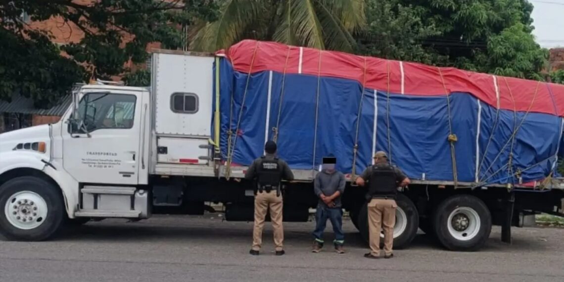 Detenido con vehículo irregular en carretera federal Huixtla a Motozintla