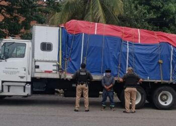Detenido con vehículo irregular en carretera federal Huixtla a Motozintla