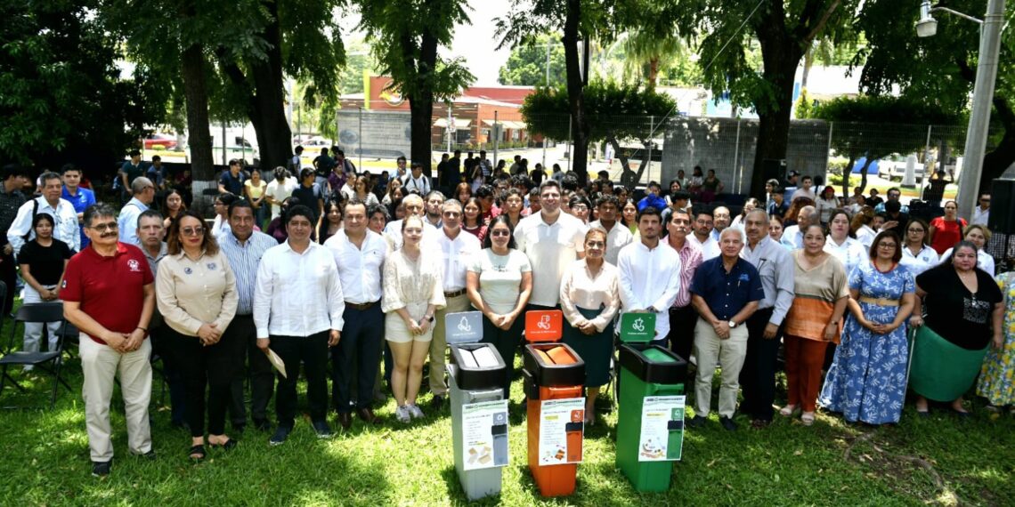 Yamil Melgar respalda proyecto estudiantil de la UNACH “Separando para Transformar”