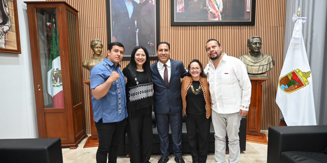 Eduardo Ramírez se reúne con la rectora de la Universidad Nacional Rosario Castellanos, Alma Herrera