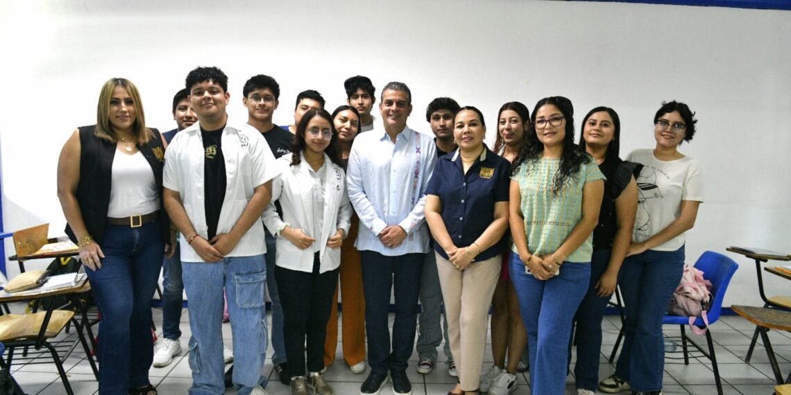 YAMIL MELGAR RECONOCE A JÓVENES COMO PRESENTE DE LA TRANSFORMACIÓN DE TAPACHULA