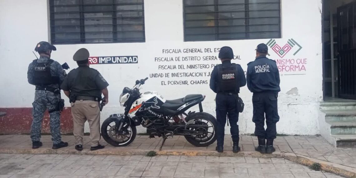 Aseguran motocicleta con reporte de robo en Guatemala, en el municipio de Motozintla