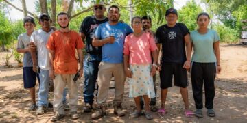 Elmer Vázquez dona transformador para restablecer energía eléctrica a familias de Dorado Viejo