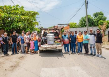 Elmer Vázquez dona transformador para atender problemática eléctrica en la colonia El Rastro