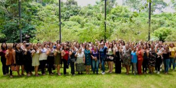 Mujeres con AURA buscan sumar esfuerzos a través de “Es Tiempo de Mujeres”