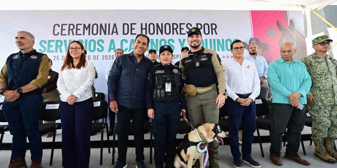 Eduardo Ramírez atestigua ceremonia de jubilación de caninos y equinos de la Secretaría de Seguridad del Pueblo