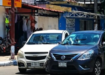 CHOQUE MENOR DEJA DAÑOS MATERIALES EN Laureles 1.