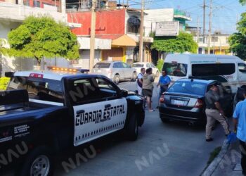 Choque entre automóvil y unidad del transporte público moviliza a cuerpos de emergencia en Tapachula