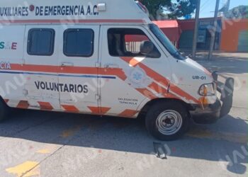 Chocan ambulancia de SAE cuando trasladaba a paciente en Tapachula
