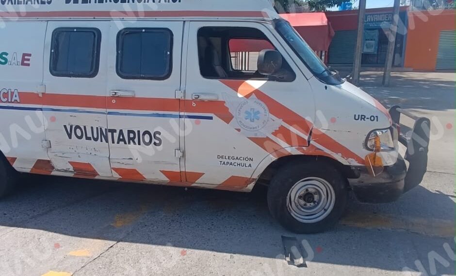 Chocan ambulancia de SAE cuando trasladaba a paciente en Tapachula