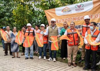 Fabián Barrios de León Inician construcción del Centro Comunitario en el ejido San Rafael