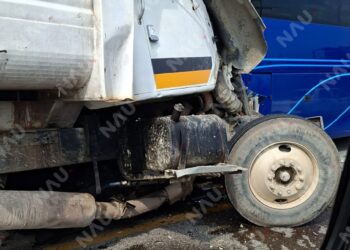 Choque entre autobús AEXA y volteo deja un muerto y nueve lesionados en Mapastepec