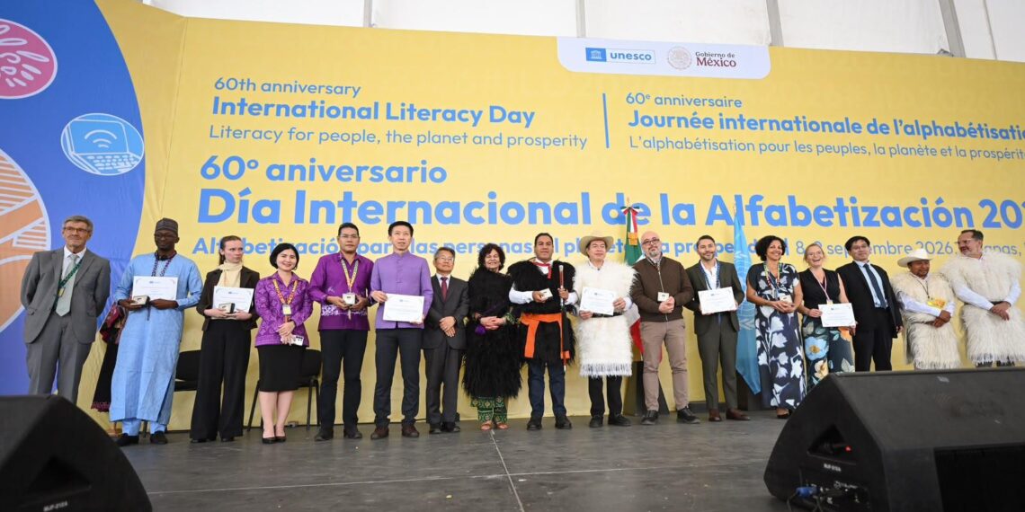 Unesco reconoce a los gobiernos de México y Chiapas por alfabetizar