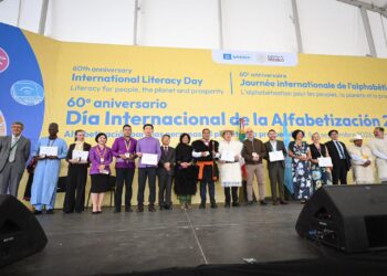 Unesco reconoce a los gobiernos de México y Chiapas por alfabetizar