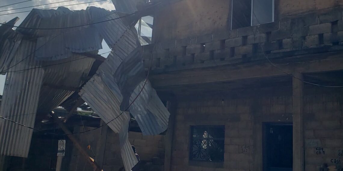 Fuertes vientos provocan afectaciones preliminares en viviendas de Zinacantán