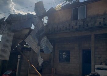 Fuertes vientos provocan afectaciones preliminares en viviendas de Zinacantán