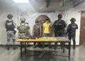 Detienen a dos hombres con fusiles y presunta droga en Jiquipilas; dijeron pertenecer al CCYG