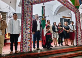 Fabián Barrios de León encabeza Grito de Independencia en Unión Juárez Chiapas.