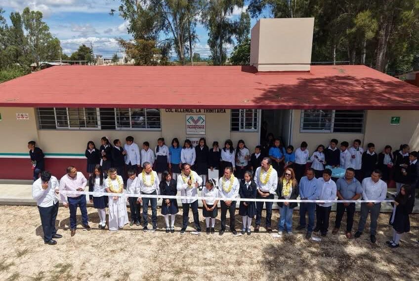 Eduardo Ramírez lleva infraestructura digna a personas adultas mayores y estudiantes de La Trinitaria