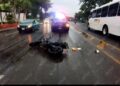Taxi habría arrollado a motociclistas y escapado en la salida a Tuxtla Chico